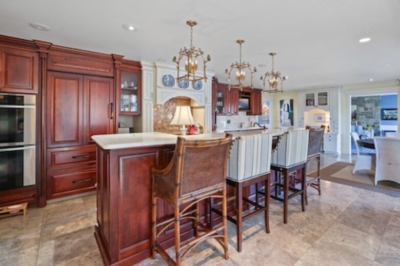 Classic Estate | 20 minutes from DC - McLean, Virginia