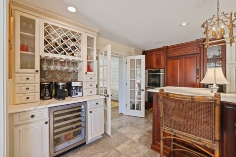 Classic Estate | 20 minutes from DC - McLean, Virginia