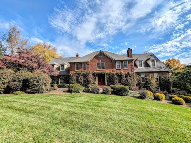 Classic Estate | 20 minutes from DC - McLean, Virginia