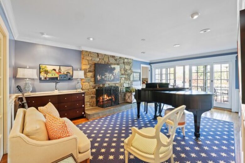 Classic Estate | 20 minutes from DC - McLean, Virginia