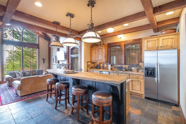 Lakefront Retreat next to Westshore Cafe and Homewood Resort - Homewood, California