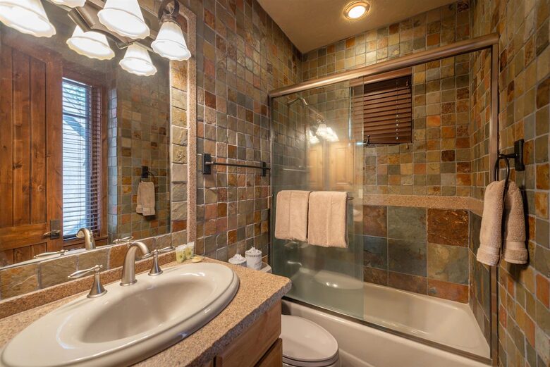 Lakefront Retreat next to Westshore Cafe and Homewood Resort - Homewood, California