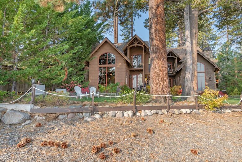 Lakefront Retreat next to Westshore Cafe and Homewood Resort - Homewood, California