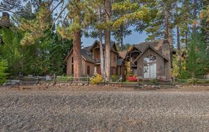 Lakefront Retreat next to Westshore Cafe and Homewood Resort - Homewood, California
