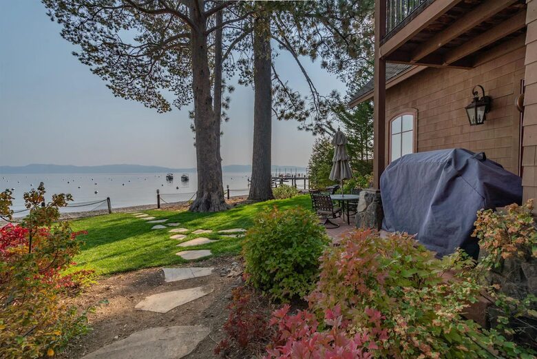 Lakefront Retreat next to Westshore Cafe and Homewood Resort - Homewood, California