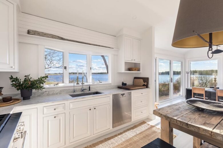East Hampton Waterfront Cottage - East Hampton, New York