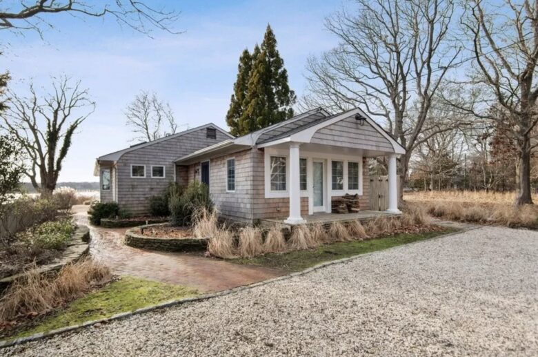 East Hampton Waterfront Cottage - East Hampton, New York