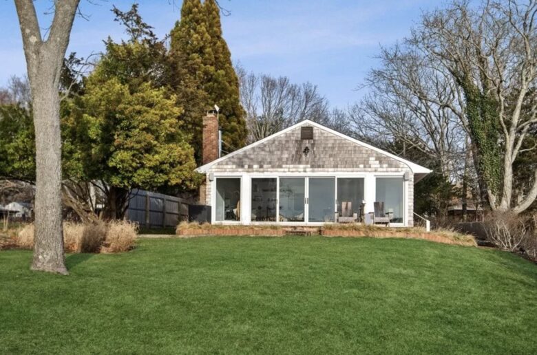 East Hampton Waterfront Cottage - East Hampton, New York
