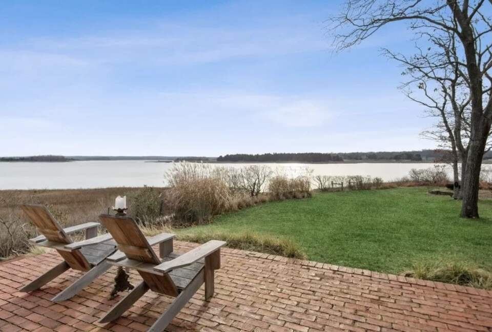 East Hampton Waterfront Cottage - East Hampton, New York