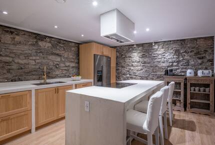 Exclusive 6 bed, 6 bath residence in Old Montreal - Montreal, Canada