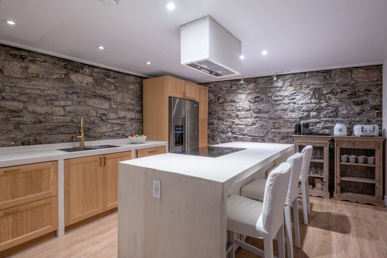 Exclusive 6 bed, 6 bath residence in Old Montreal - Montreal, Canada