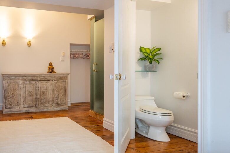 Exclusive 6 bed, 6 bath residence in Old Montreal - Montreal, Canada