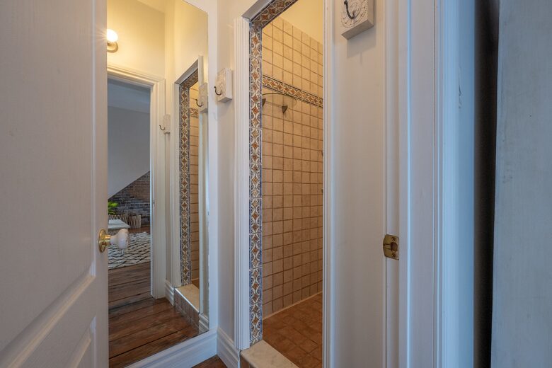 Exclusive 6 bed, 6 bath residence in Old Montreal - Montreal, Canada