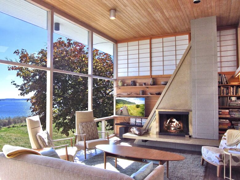 Midcentury Modern Dream Over Port Townsend - Port Townsend, Washington