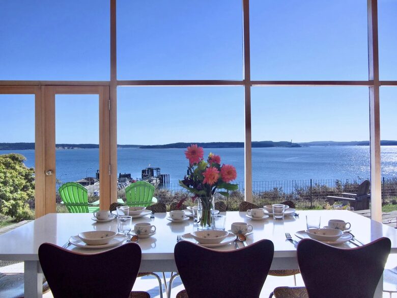 Midcentury Modern Dream Over Port Townsend - Port Townsend, Washington