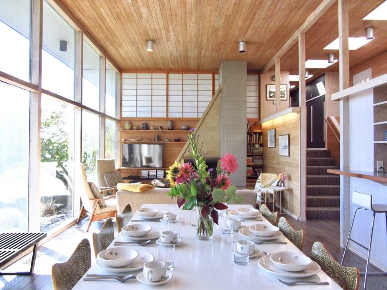 Midcentury Modern Dream Over Port Townsend - Port Townsend, Washington