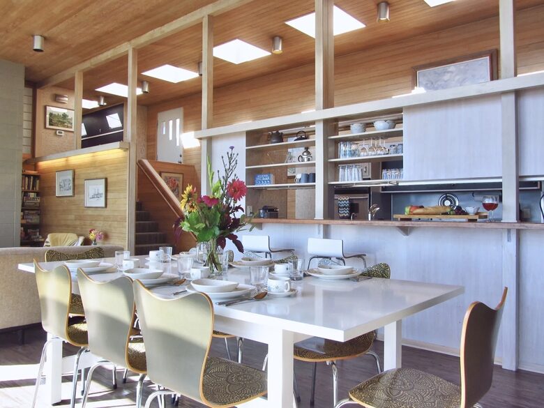 Midcentury Modern Dream Over Port Townsend - Port Townsend, Washington