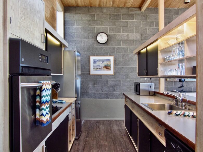 Midcentury Modern Dream Over Port Townsend - Port Townsend, Washington