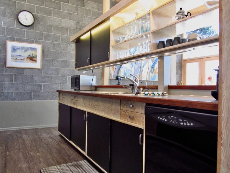Midcentury Modern Dream Over Port Townsend - Port Townsend, Washington