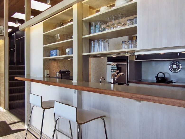 Midcentury Modern Dream Over Port Townsend - Port Townsend, Washington