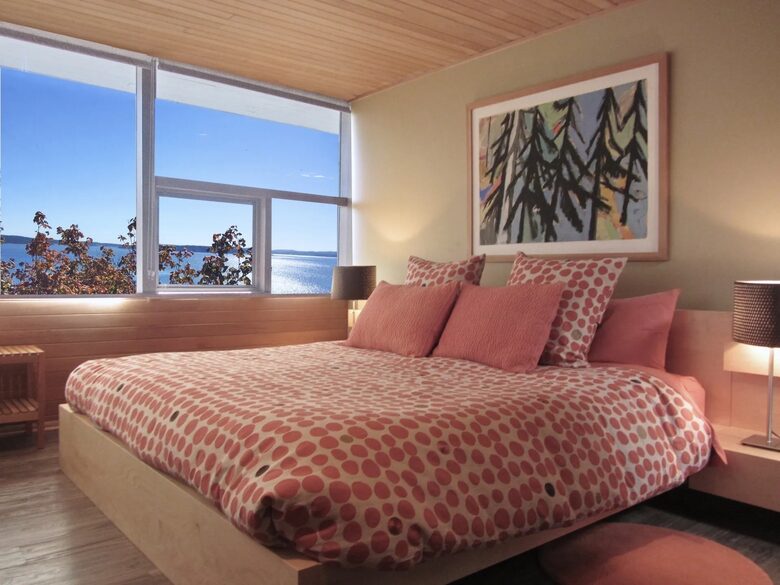 Midcentury Modern Dream Over Port Townsend - Port Townsend, Washington