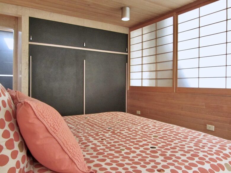 Midcentury Modern Dream Over Port Townsend - Port Townsend, Washington