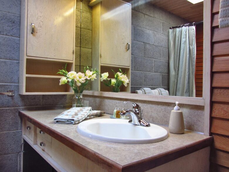 Midcentury Modern Dream Over Port Townsend - Port Townsend, Washington