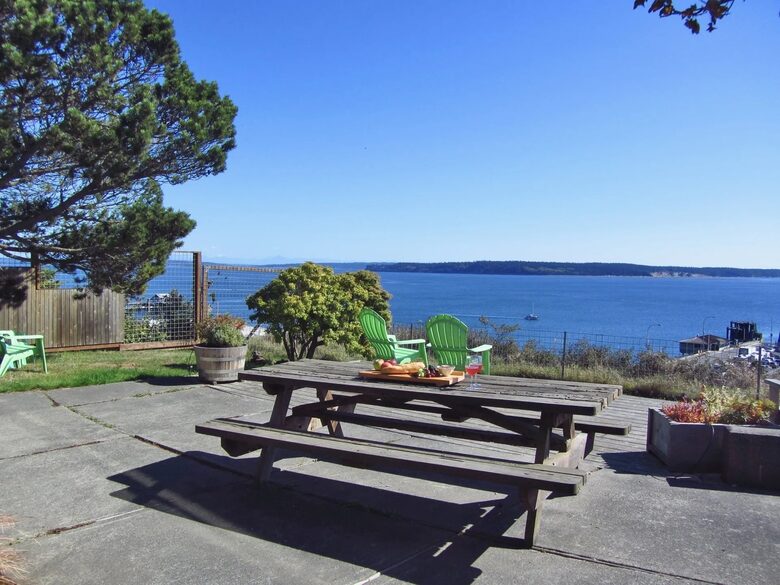 Midcentury Modern Dream Over Port Townsend - Port Townsend, Washington