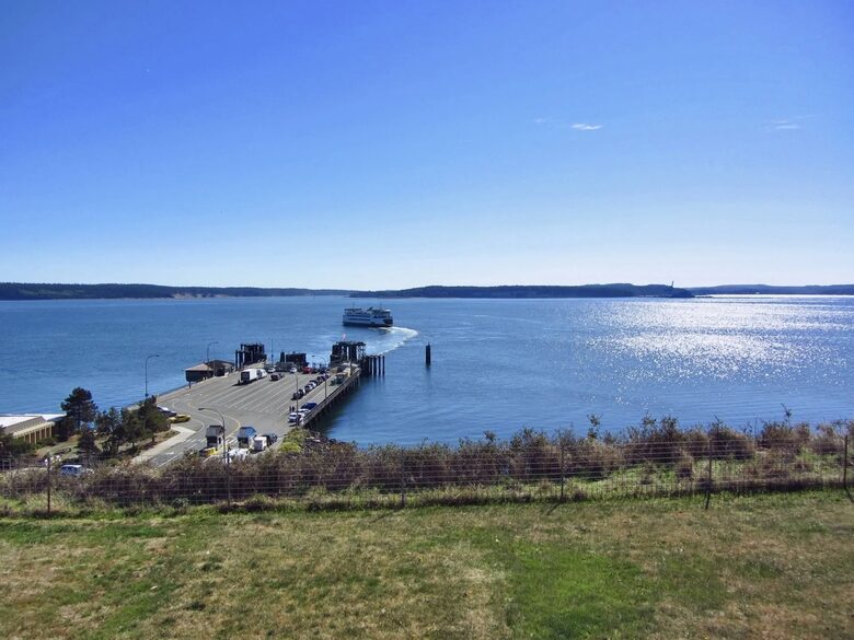 Midcentury Modern Dream Over Port Townsend - Port Townsend, Washington