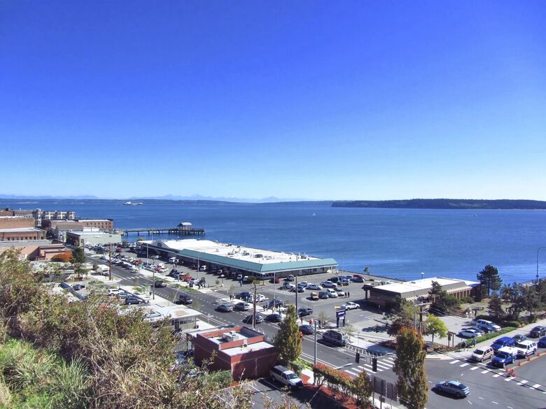 Midcentury Modern Dream Over Port Townsend - Port Townsend, Washington