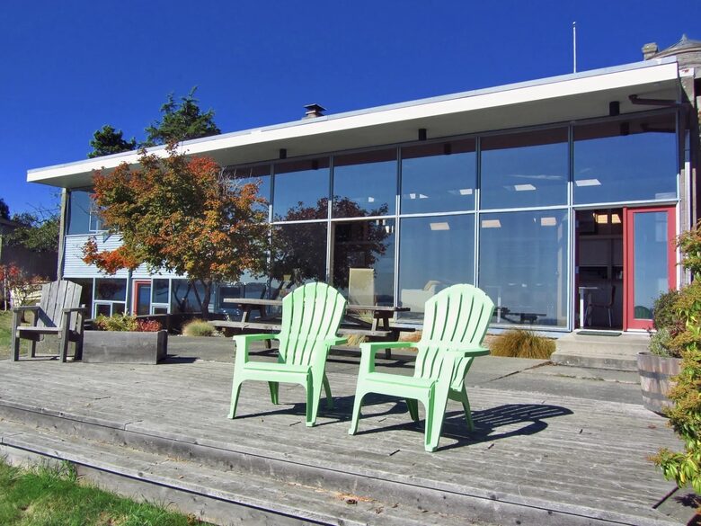 Midcentury Modern Dream Over Port Townsend - Port Townsend, Washington