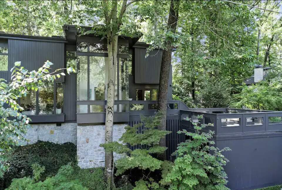 Hollywood Hills in Atlanta - Atlanta, Georgia