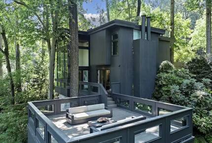 Hollywood Hills in Atlanta - Atlanta, Georgia