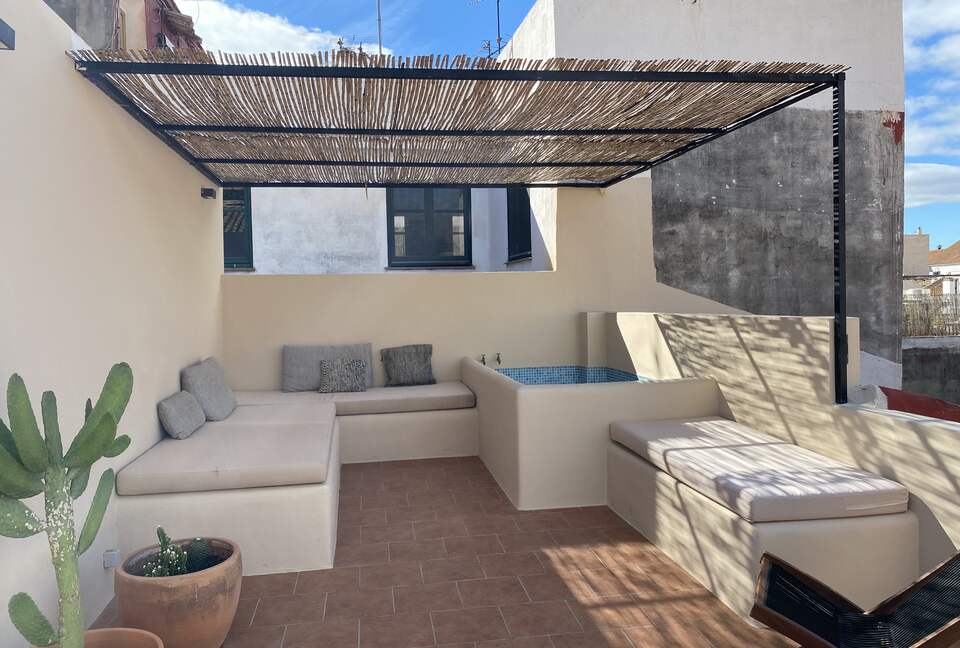 2 Bedroom Retreat In the Historic Centre - Malaga, Spain
