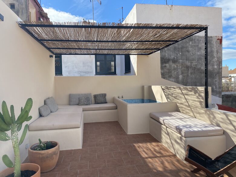 2 Bedroom Retreat In the Historic Centre - Malaga, Spain