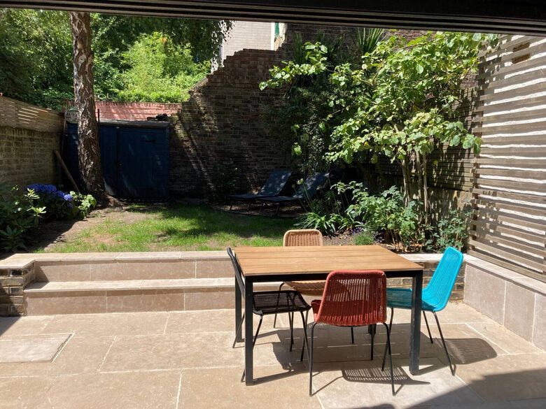Queens Crescent Town House - London, United Kingdom