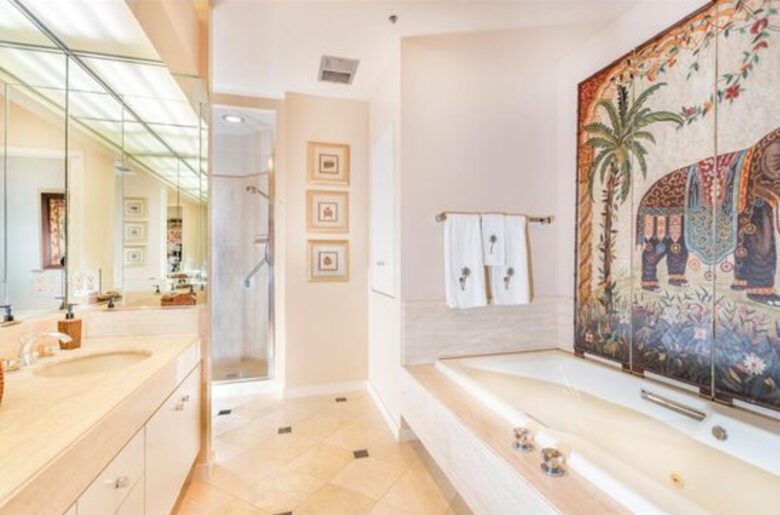 Luxury Retreat in Downtown San Diego - San Diego, California