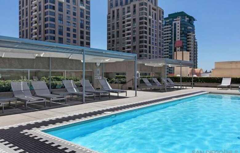 Luxury Retreat in Downtown San Diego - San Diego, California