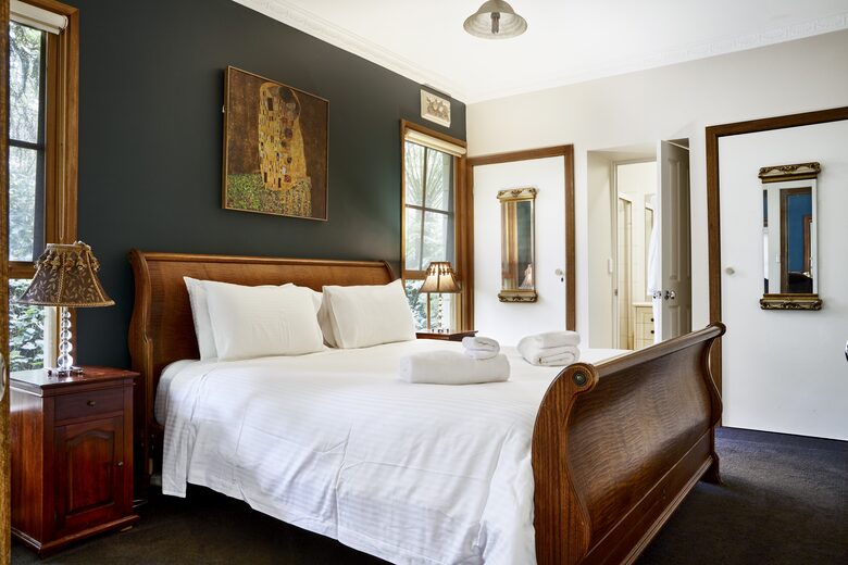 The Grand Lodge | Fernglen Forest Retreat - Mount Dandenong, Australia