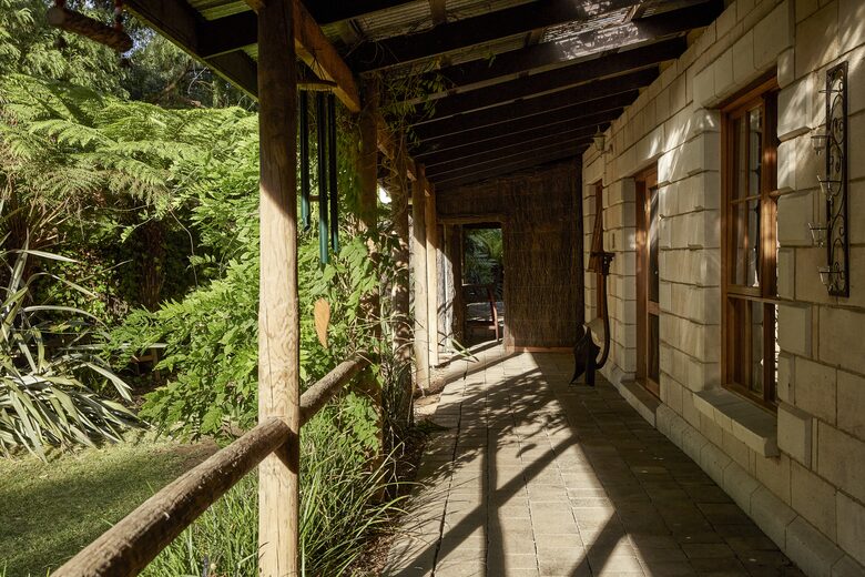 The Grand Lodge | Fernglen Forest Retreat - Mount Dandenong, Australia