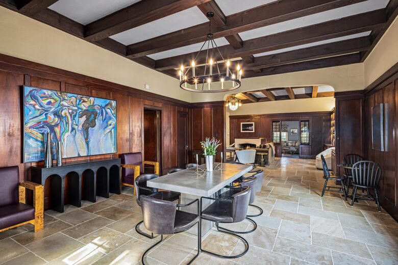 Tudor Fairytale Haven - Baton Rouge, Louisiana