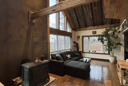 Scenic Catskills Escape: Charming House Amidst Nature’s Beauty - Saugerties, New York