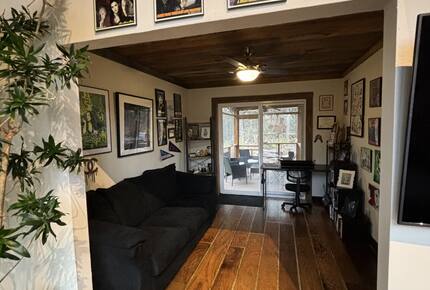 Scenic Catskills Escape: Charming House Amidst Nature’s Beauty - Saugerties, New York
