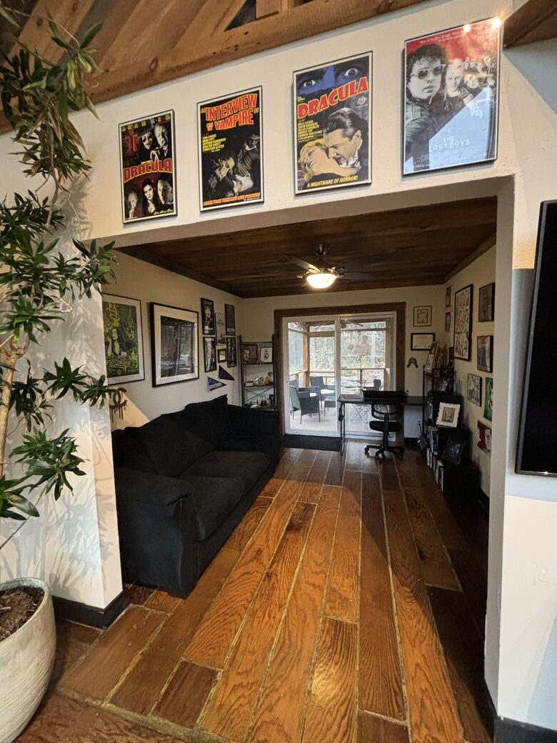 Scenic Catskills Escape: Charming House Amidst Nature’s Beauty - Saugerties, New York