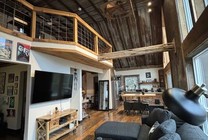 Scenic Catskills Escape: Charming House Amidst Nature’s Beauty - Saugerties, New York