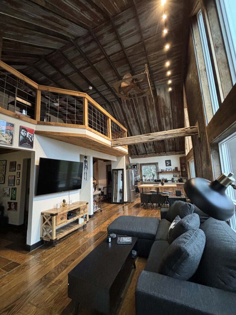 Scenic Catskills Escape: Charming House Amidst Nature’s Beauty - Saugerties, New York