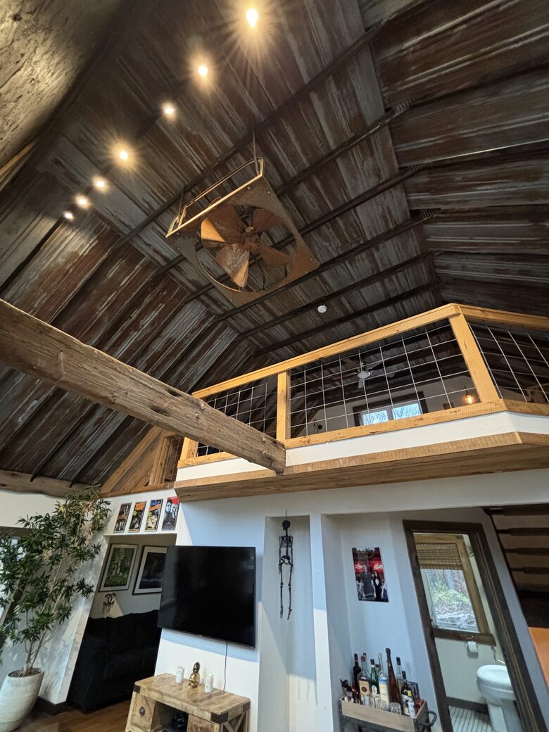 Scenic Catskills Escape: Charming House Amidst Nature’s Beauty - Saugerties, New York
