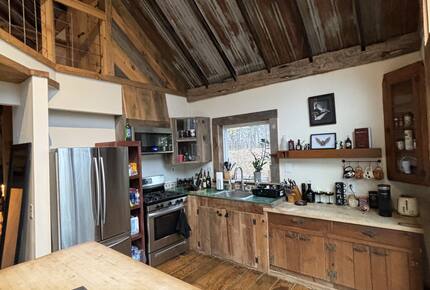 Scenic Catskills Escape: Charming House Amidst Nature’s Beauty - Saugerties, New York