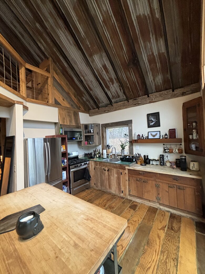 Scenic Catskills Escape: Charming House Amidst Nature’s Beauty - Saugerties, New York