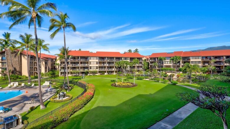 Maui Oceanfront, Stunning view! Sunshine, Ocean Activities, Golf, Pickleball, Tennis and World Class Restaurants! - Lahaina, Hawaii